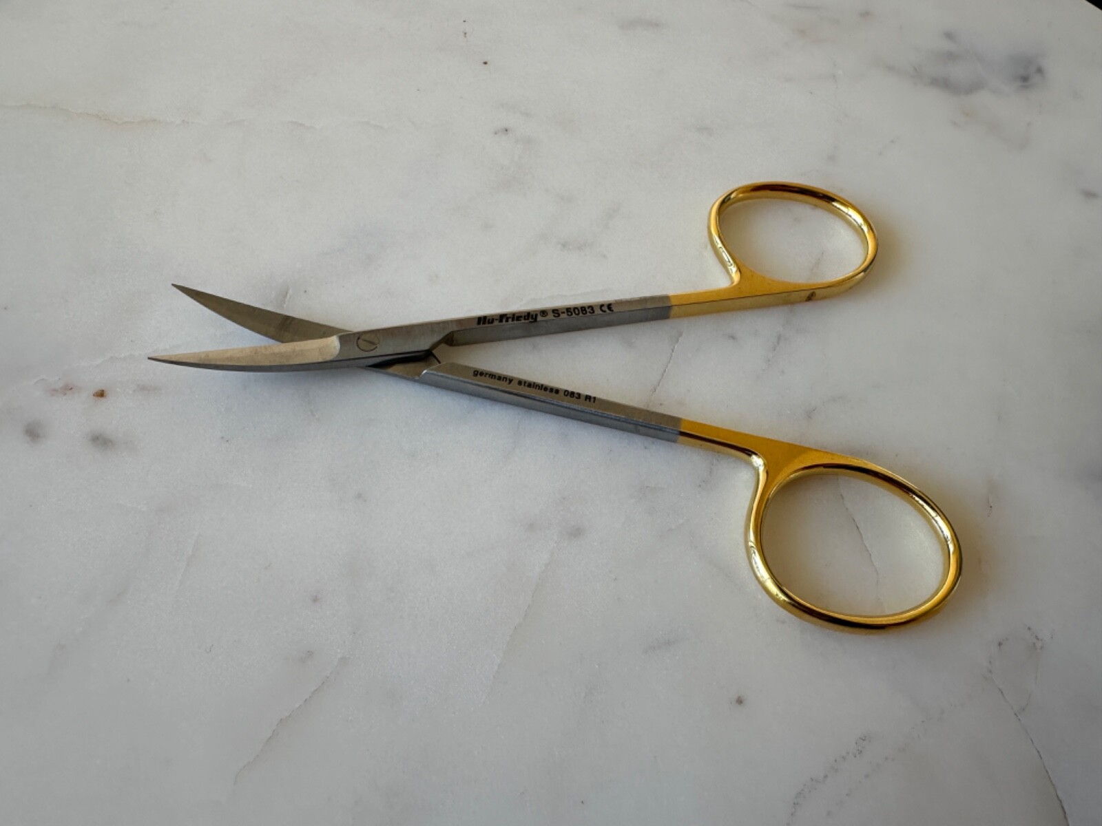 🦷HU-FRIEDY SCISSORS IRIS #S5083 ANGLED, PERMASHARP 11.5CM