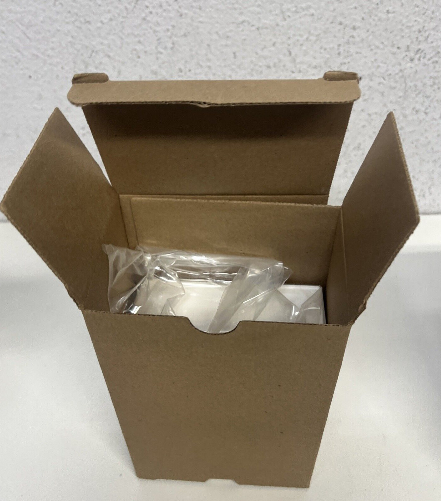 1 BOX OF 10 CORNING 3572 384 WELL FLAT BOTTOM ASSAY PLATES *NEW*