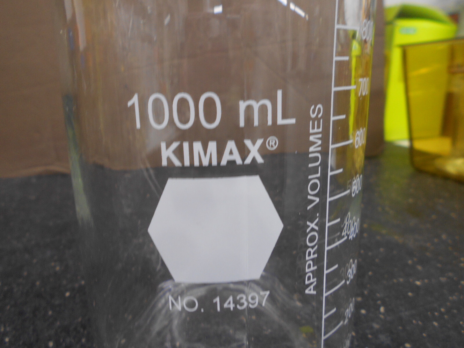 KIMBLE KIMAX 14397 1000mL GRADUATED MEDIA STORAGE BOTTLE W/ POURING RING