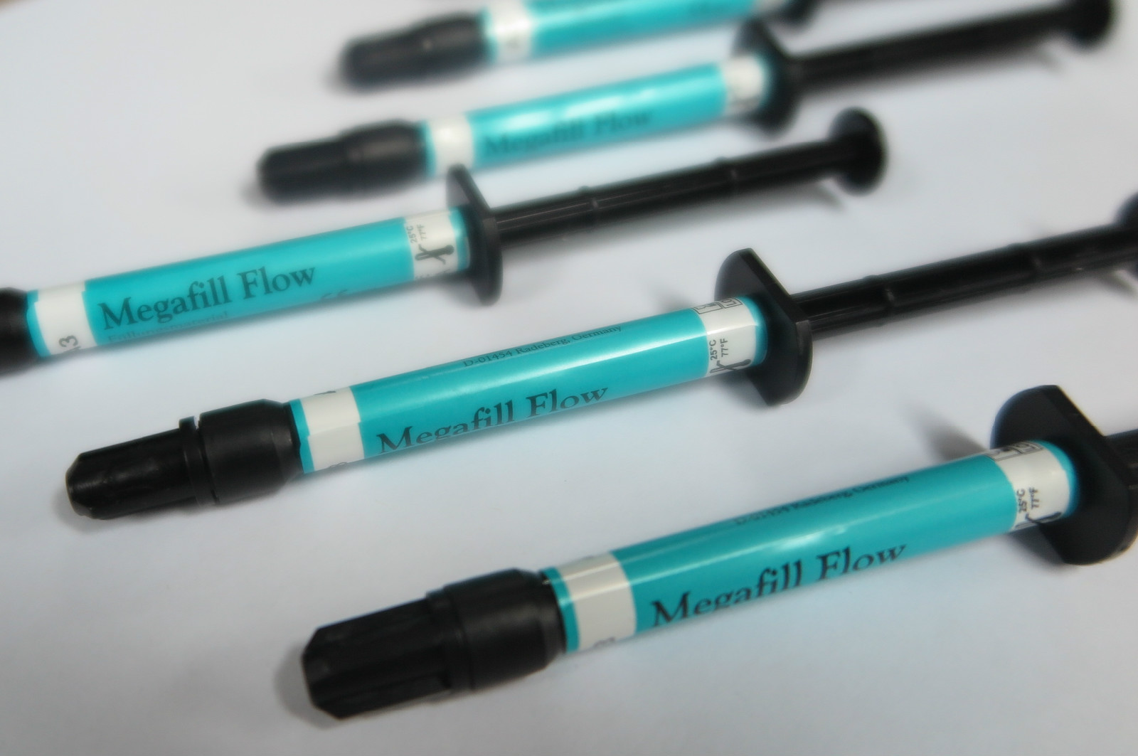 Lot X 6 Dental Flowable Light Cure Microhybrid Composite MEGADENTA Germany Flow