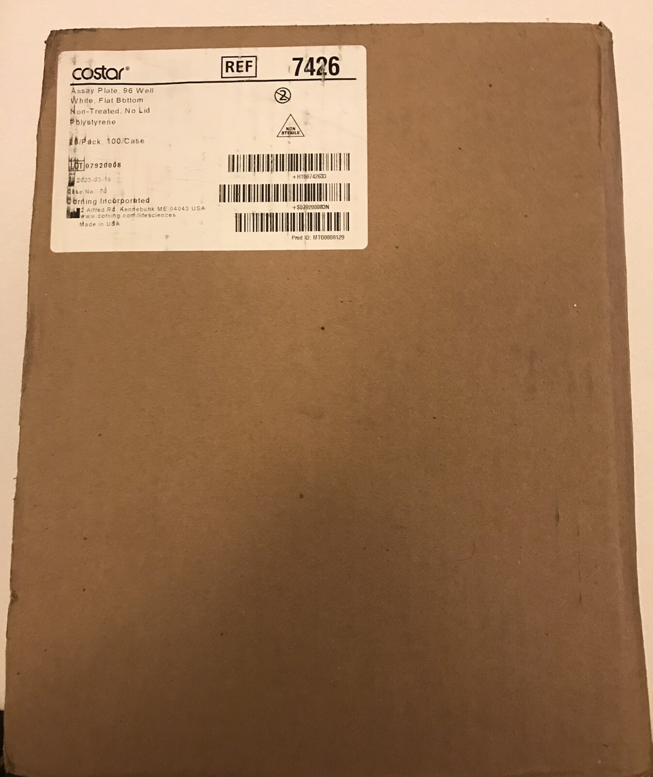 Corning Costar 96-well White Flat Bottom Plates 100 PCS Expire Date 03/2023