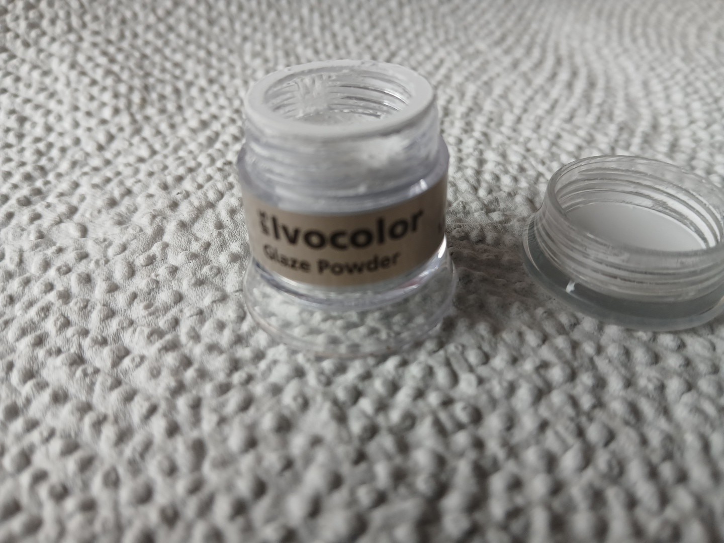 Ivocolor Essence E-02 Creme 1.8g, Past / Date, Mahogany Or Glaze Powder