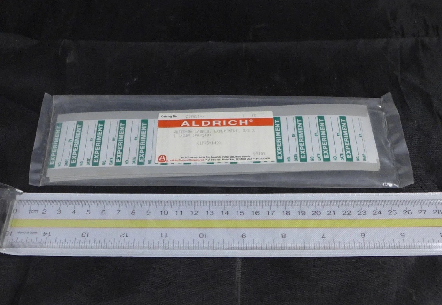 Set of 280 || ALDRICH Write-On Experiment Labels, 5/8×1.5in, Z19651-7