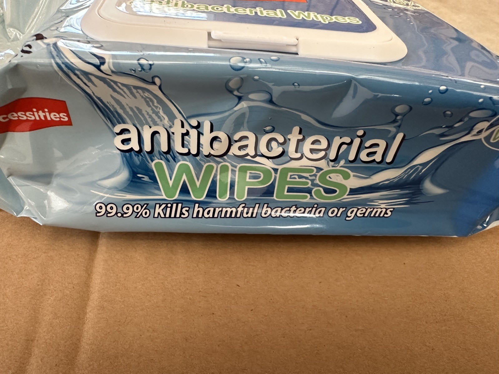Antibacterial Wipes 80 wipes per pack. 24 pack per box. Expired 07/2022