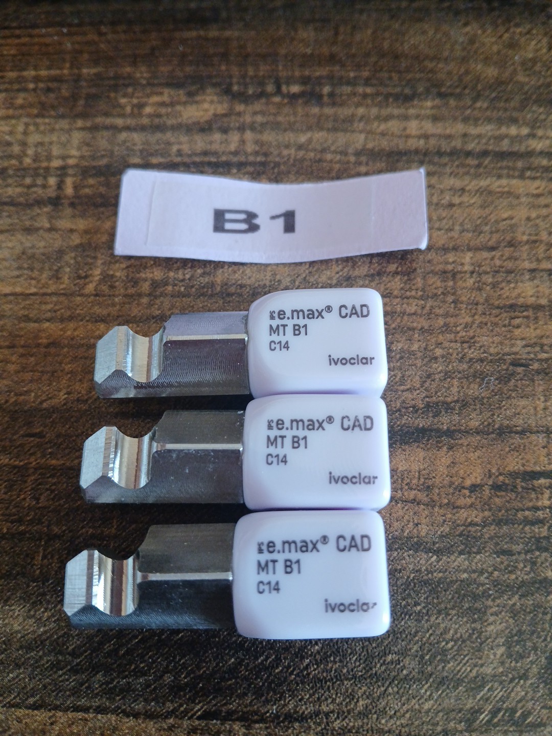Ivoclar IPS e.max CAD MT B1 C14 PlanMill – 3 Blocks
