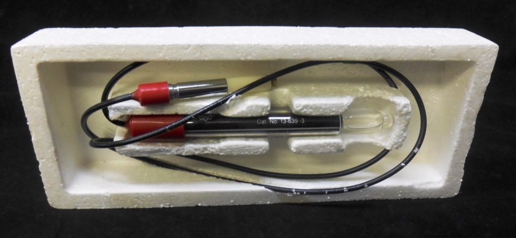 FISHER SCIENTIFIC COMPANY PH GLASS ELECTRODE, 13-639-3, PH 0 TO 14, 30 IN. LEAD