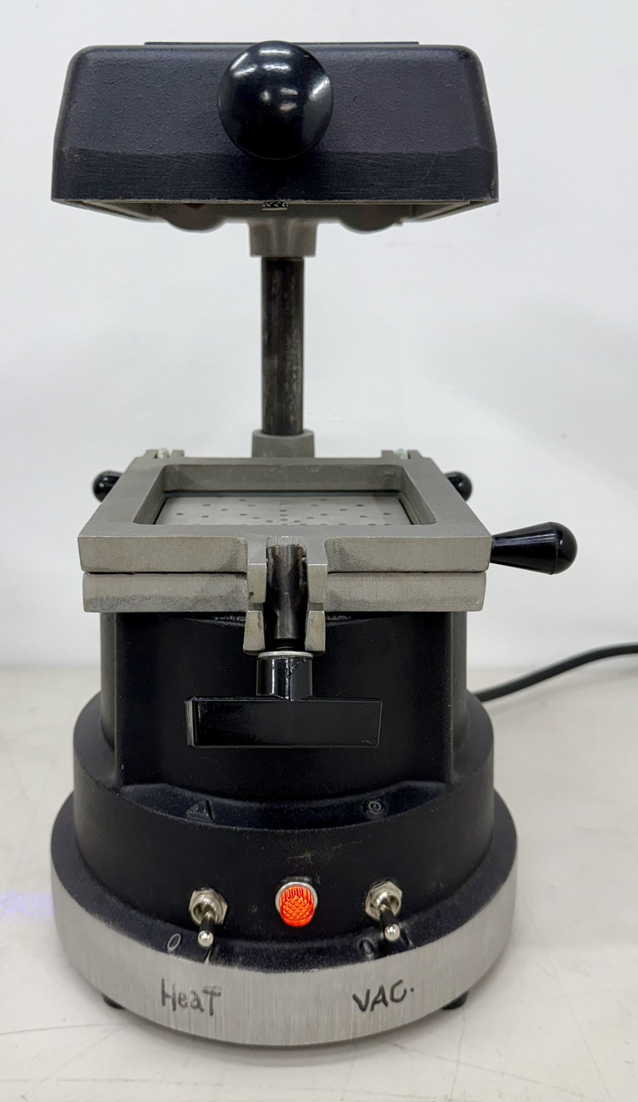 T&S Dental Model 101 Vacuum Former – Nice