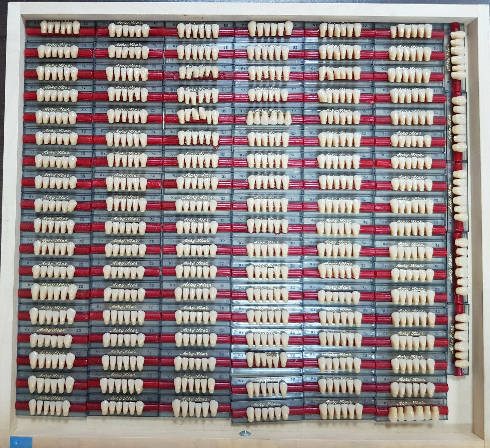 Dental Acrylic teeth 112 cards of 6 Acry Star Italy made Original shade 32