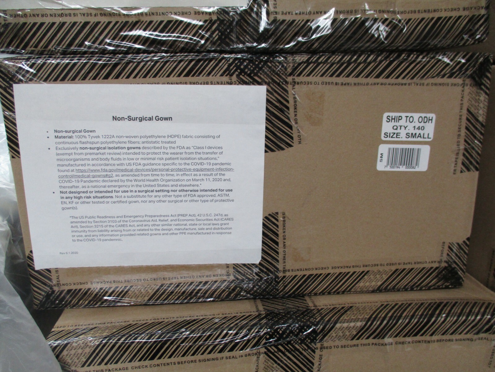 NEW LOT OF 140 Non-Surgical Gowns Tyvek® 1222A Isolation Gowns Size Small NEW