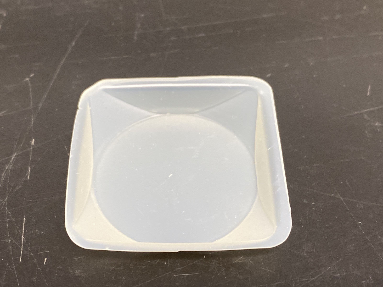 (2950) VWR 7mL Small Polystyrene Weighing Dishes 44mm x 44mm x 7.4mm 12577-005