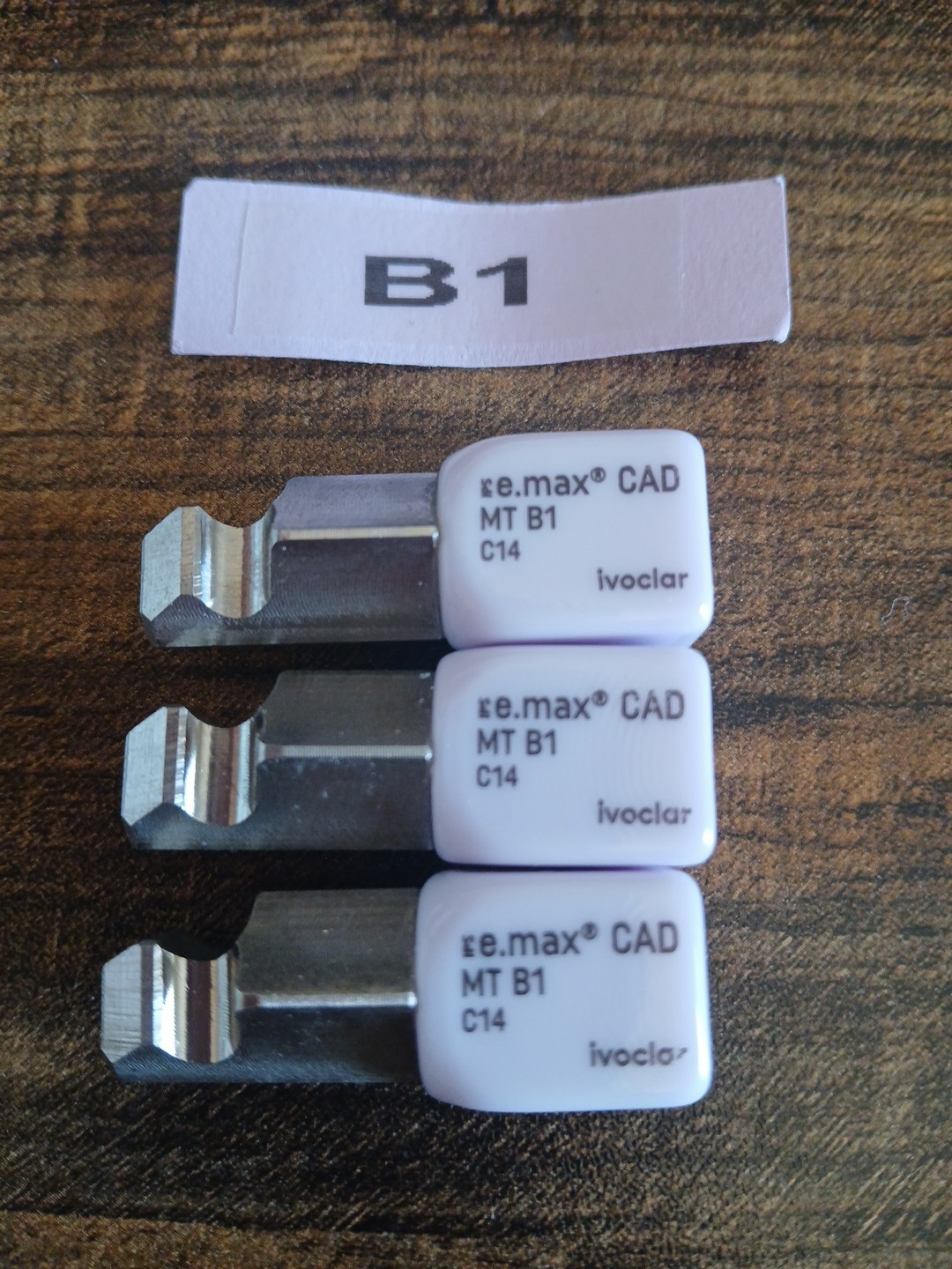 Ivoclar IPS e.max CAD MT B1 C14 PlanMill – 3 Blocks