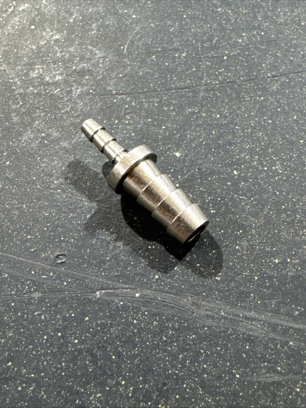 DCI 0079 1/16″ x 1/8″ In-line Barb ; Pkg of 10