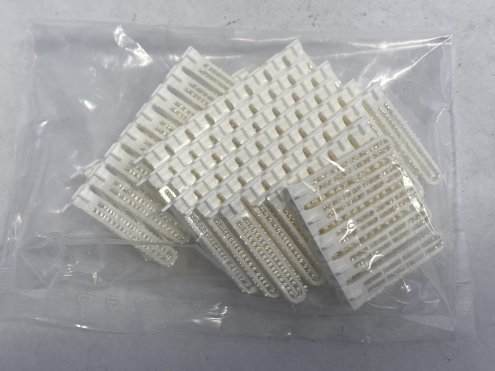 THERMO PIERCE 96-Well 0.3mL Microdialysis Strips Only 3.5K MWCO A50467
