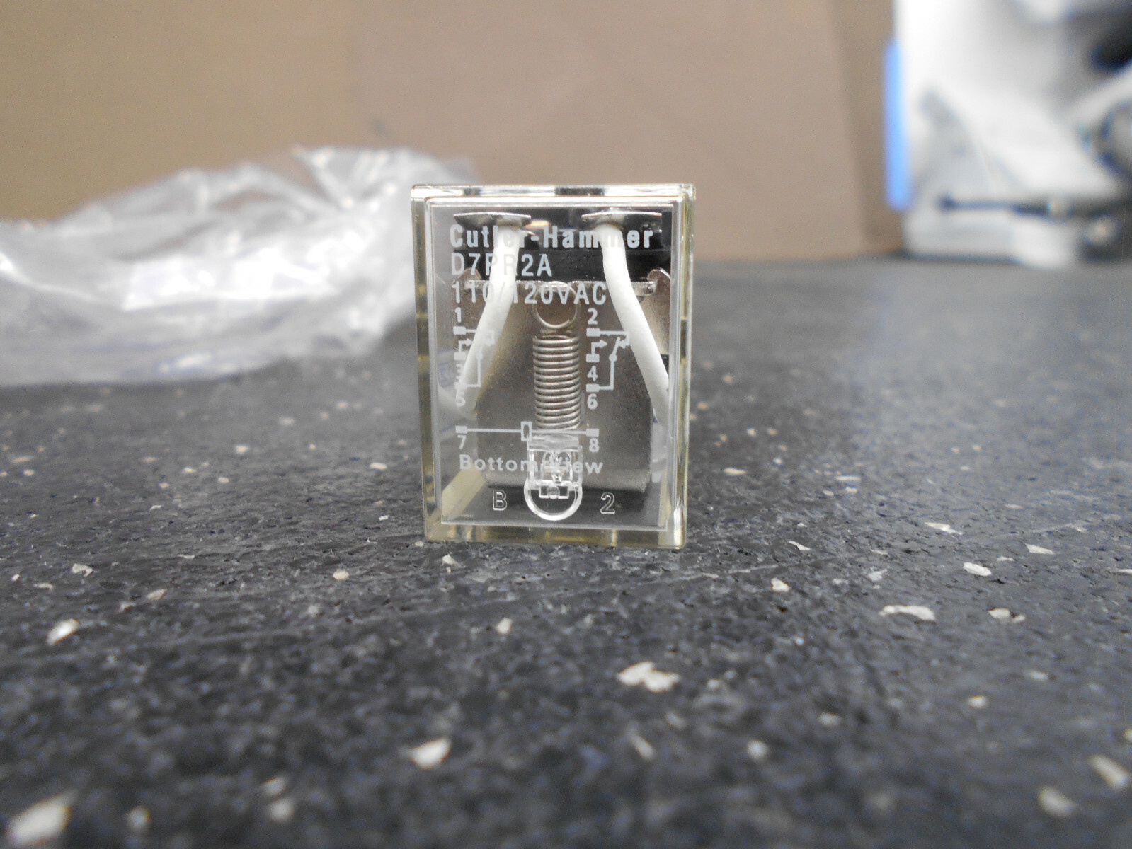 CUTLER HAMMER D7PR2A 240VAC 12A 1/2HP 8 POINT RELAY