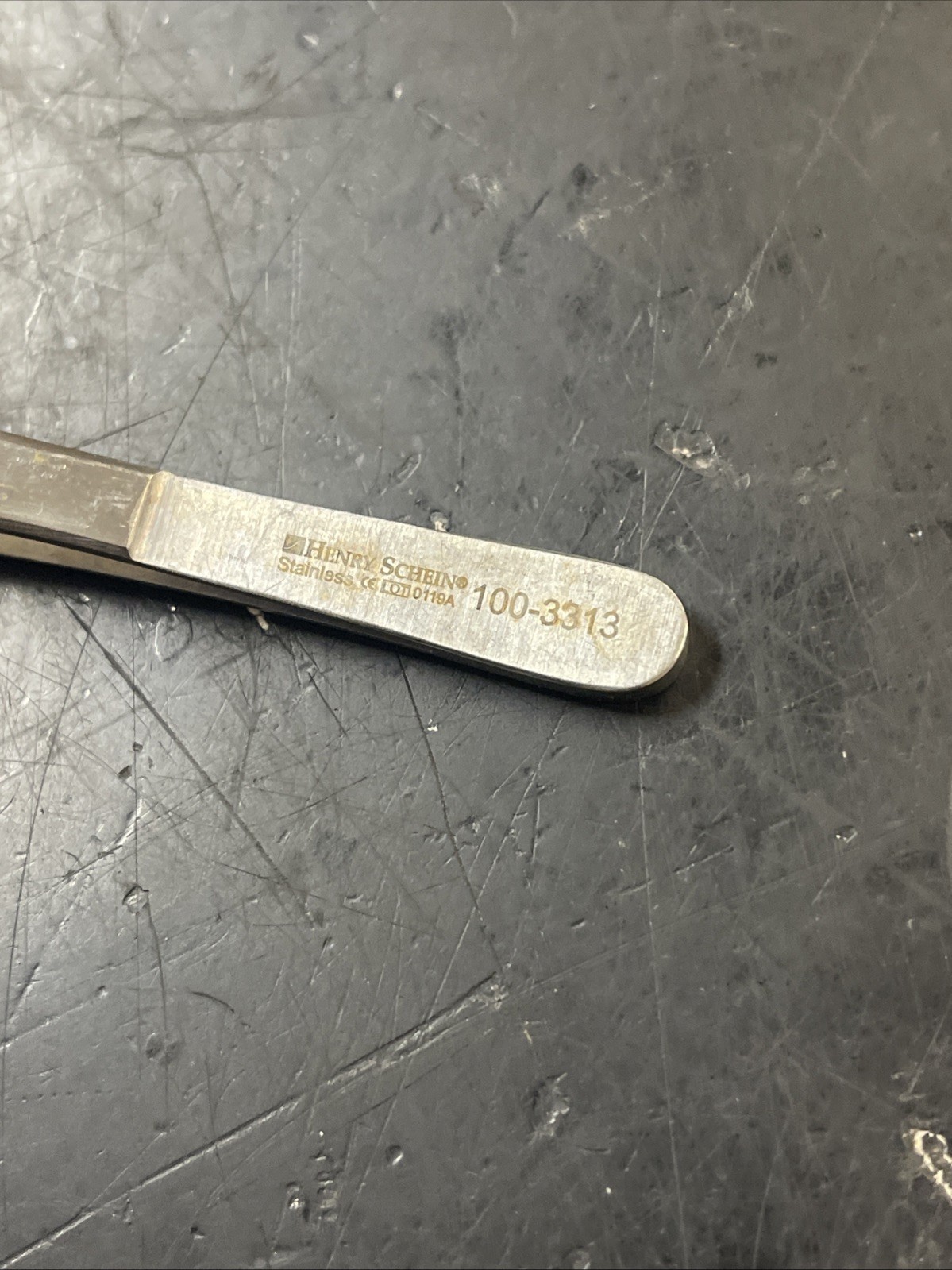 Henry Schein Tweezers Serrated Edge HS 100-3313