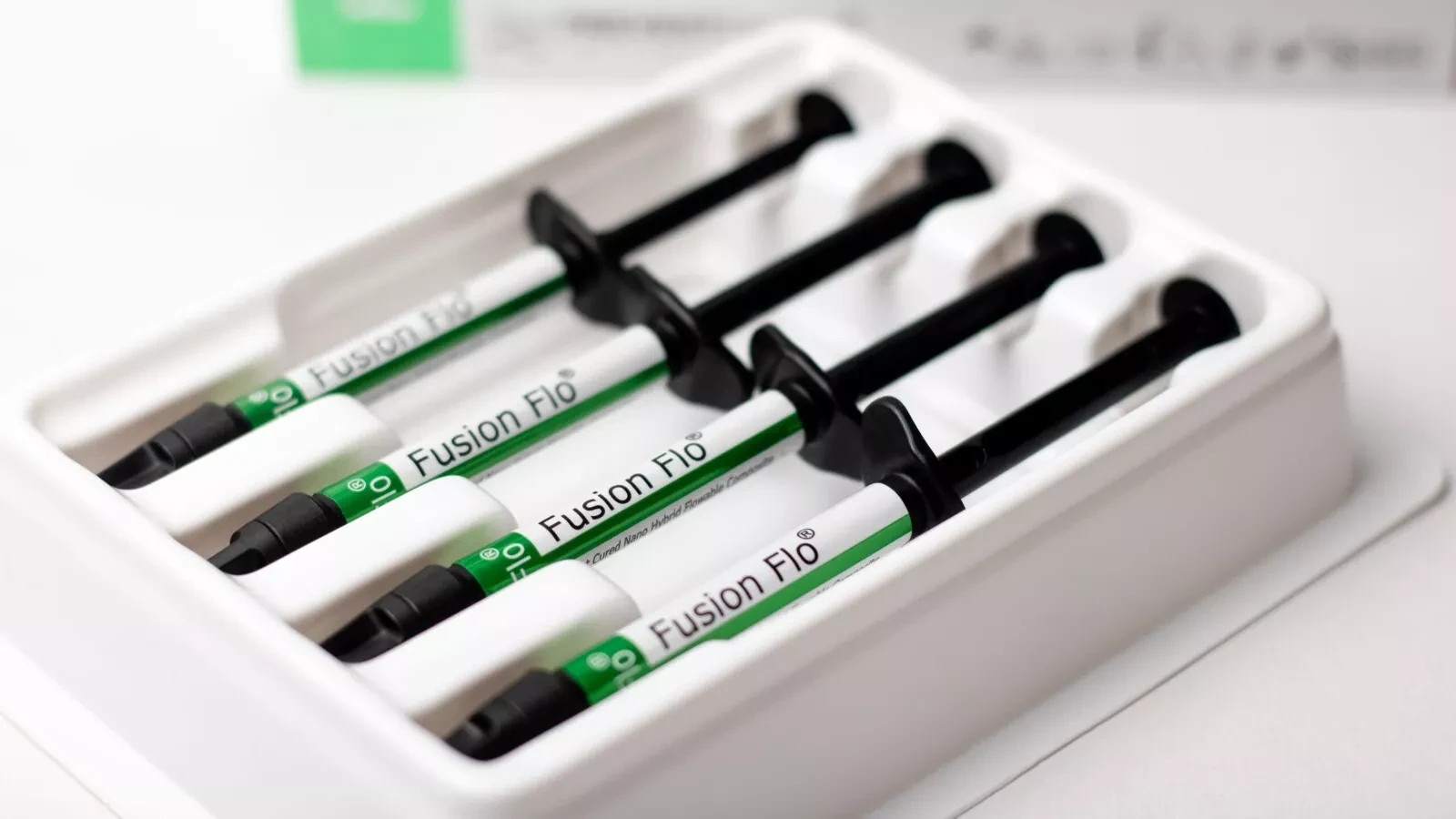 Fusion Flo Light Cured Kit Universal Nano Flowable Dental Composite 4X Syringes