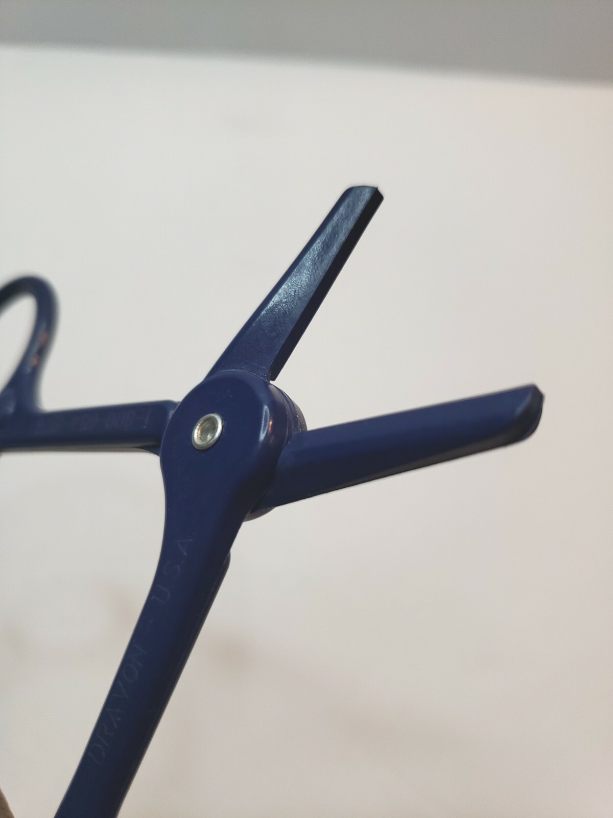 Navy Blue Dravon Plastic Occluding Tube Clamp (Hemostat)