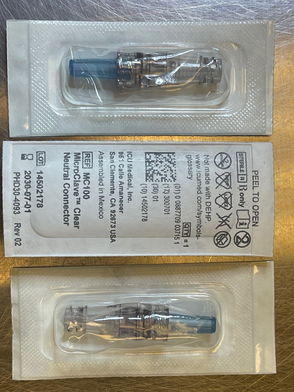 ICU MC100 MicroClave Clear Neutral Connector Case of 100/ EXP 2030-07-01