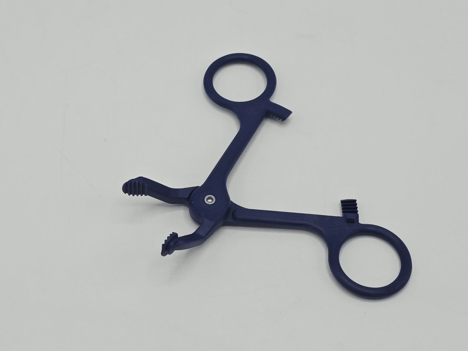 Dravon Medical True Blue Angled Towel Draping T-Clamps T-200 Pack of 5 USED