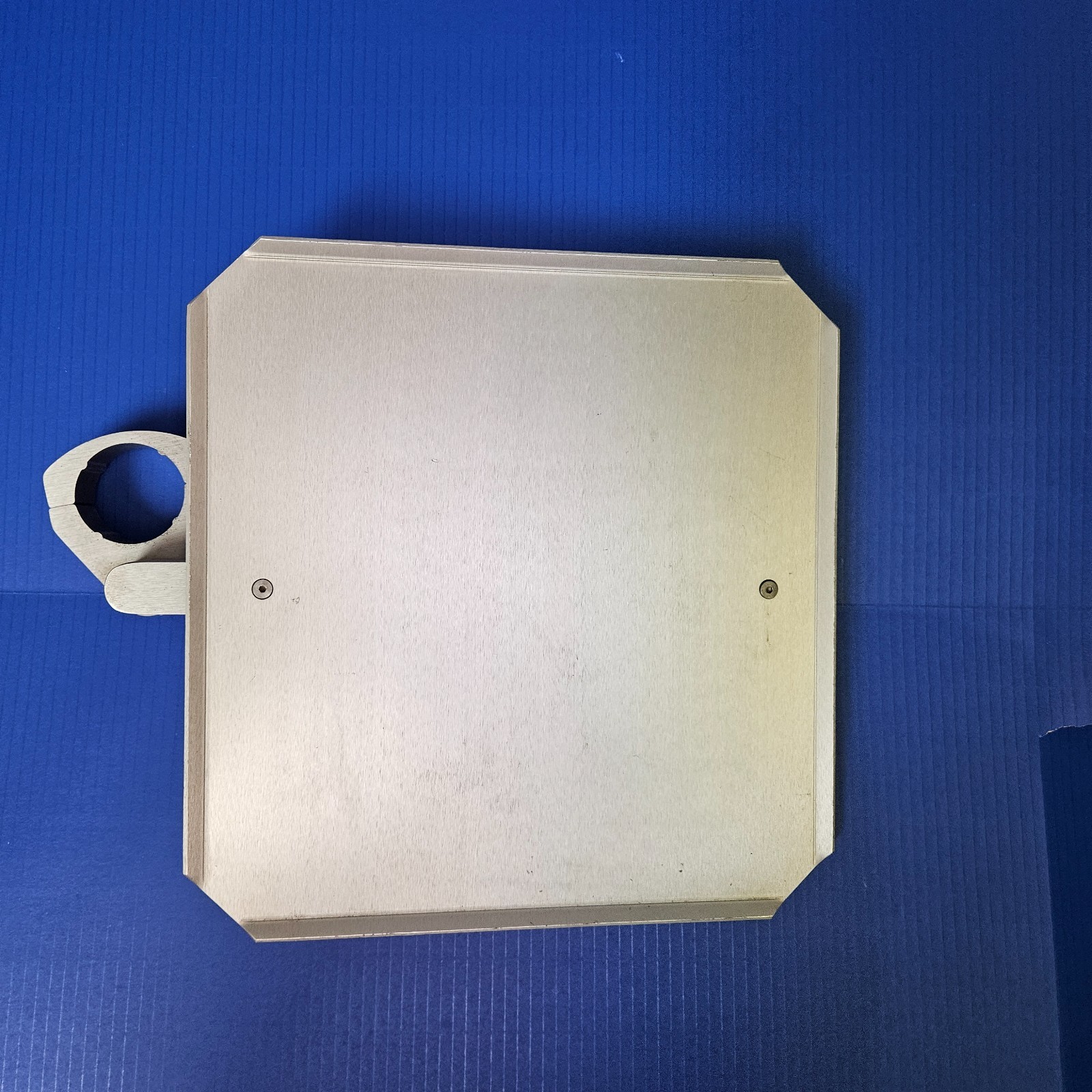 ARM TRAY WITH METAL POST MOUNT CLAMP
