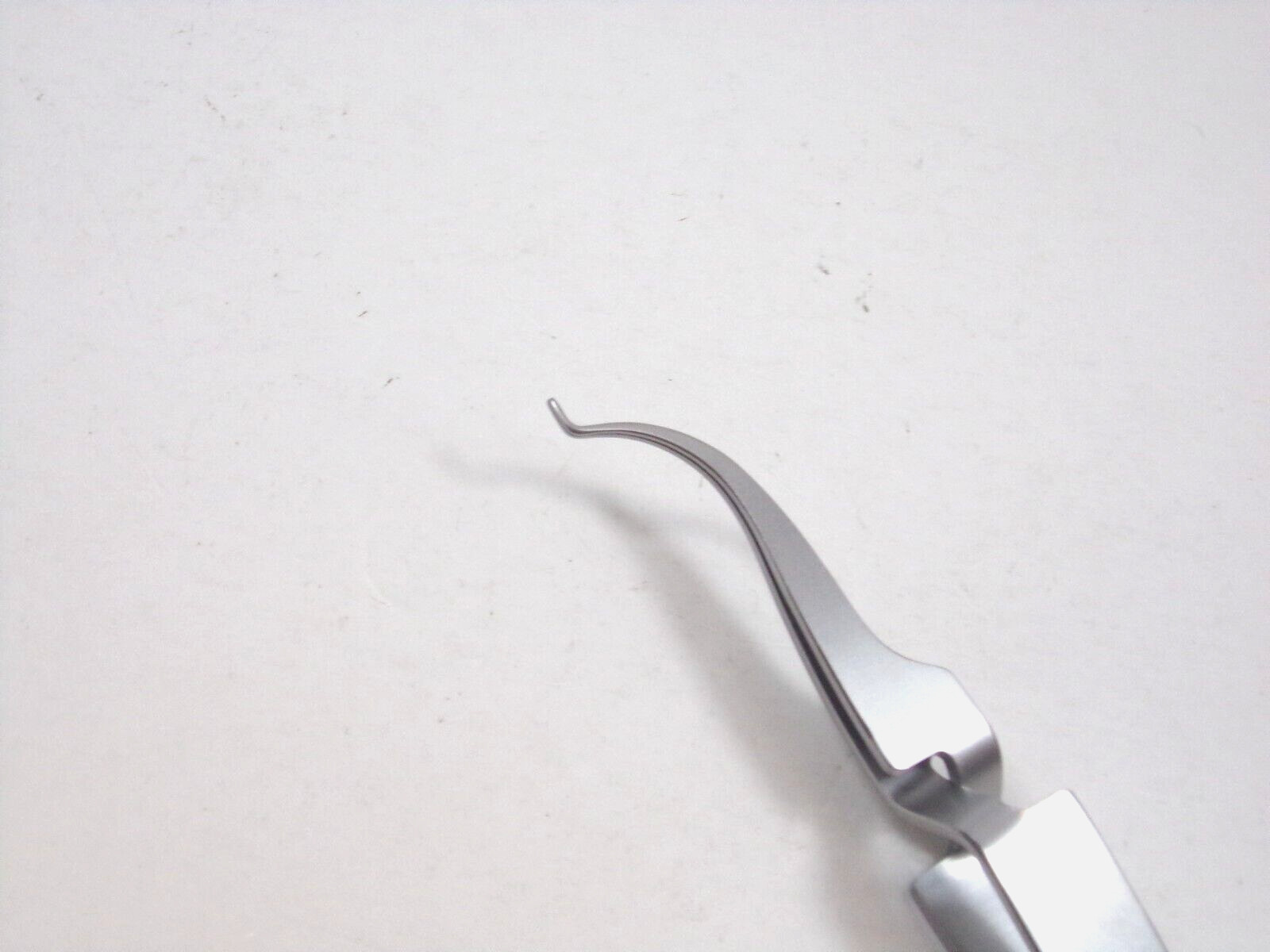HU FRIEDY Slim Buccal Tube Bonder Tweezers | 678-505