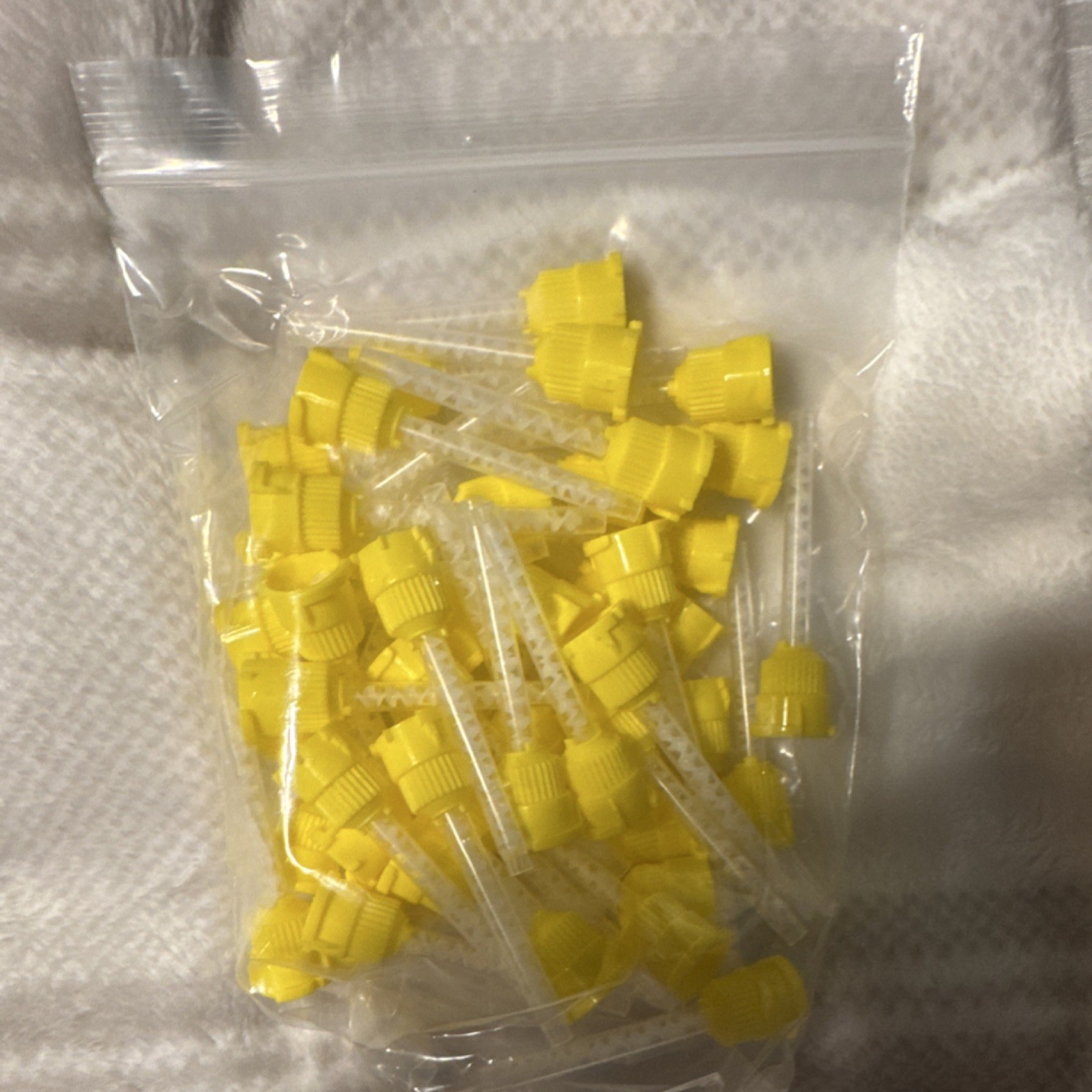 Yellow Dental Applicator Tips and Microbrushes for Dental Laboratory Dentistry