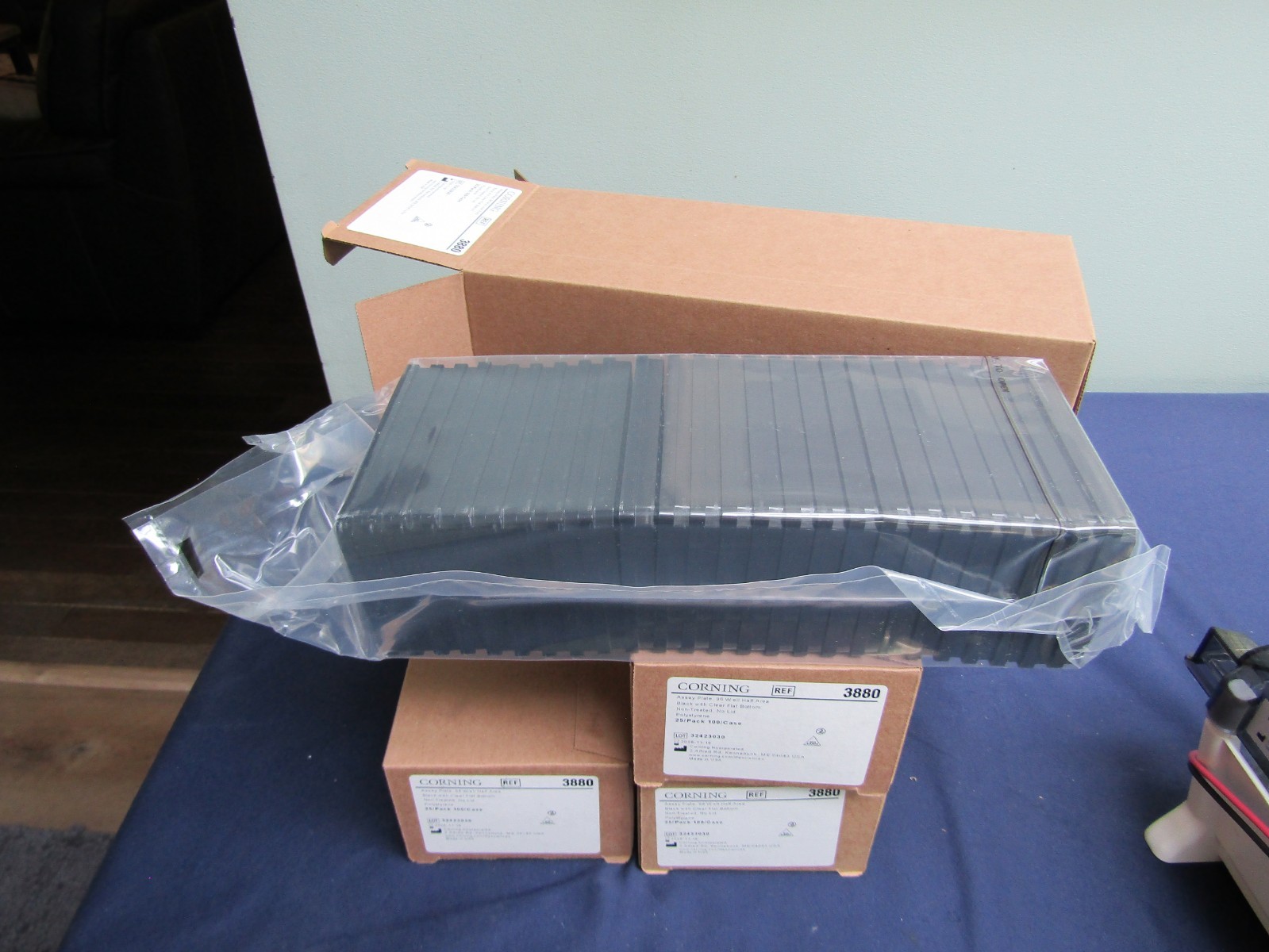Corning 3880, Assay Plate 96 Well Half Area, Non-Treated, No-Lid, Black 25 pack