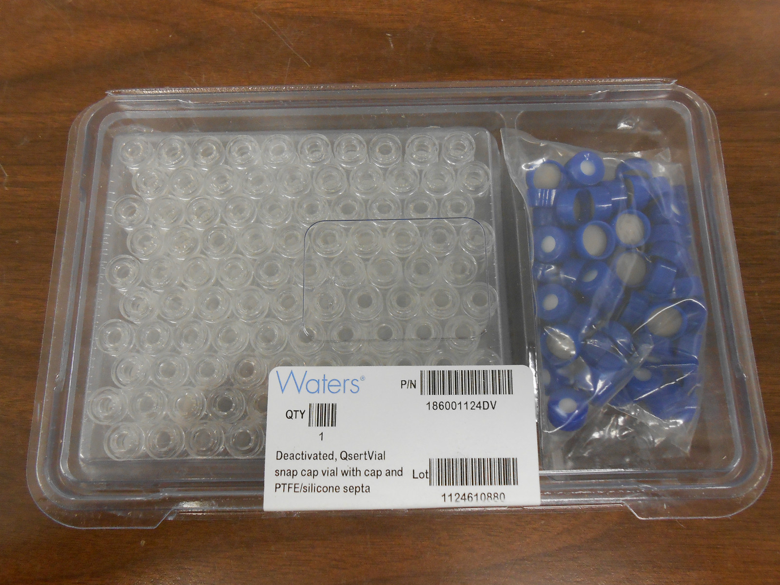 WATERS 186001124DV Deactivated Clear Glass 12 x 32mm Snap with Cap and PTFE