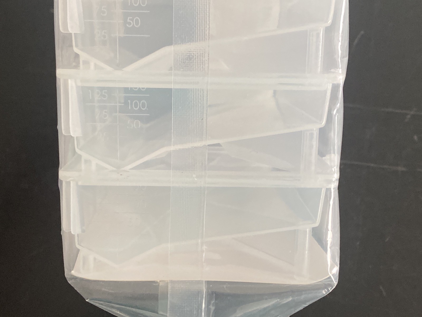 (20) RPI RESEARCH 175mL PP Graduated Reagent Reservoirs w/Lid Non-Sterile 140195