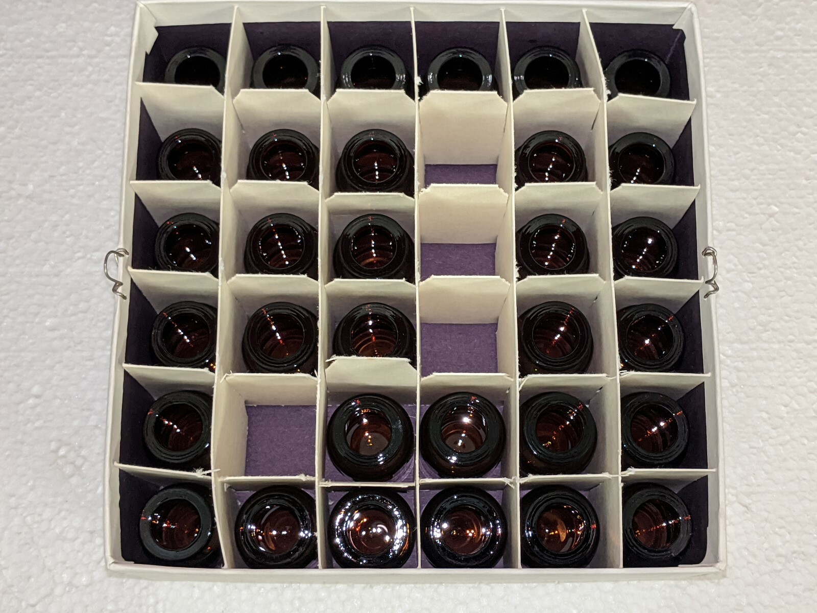SUPELCO 33141-U 5mL Amber Vials / crimp top, serum bottle / BOX OF 32 VIALS