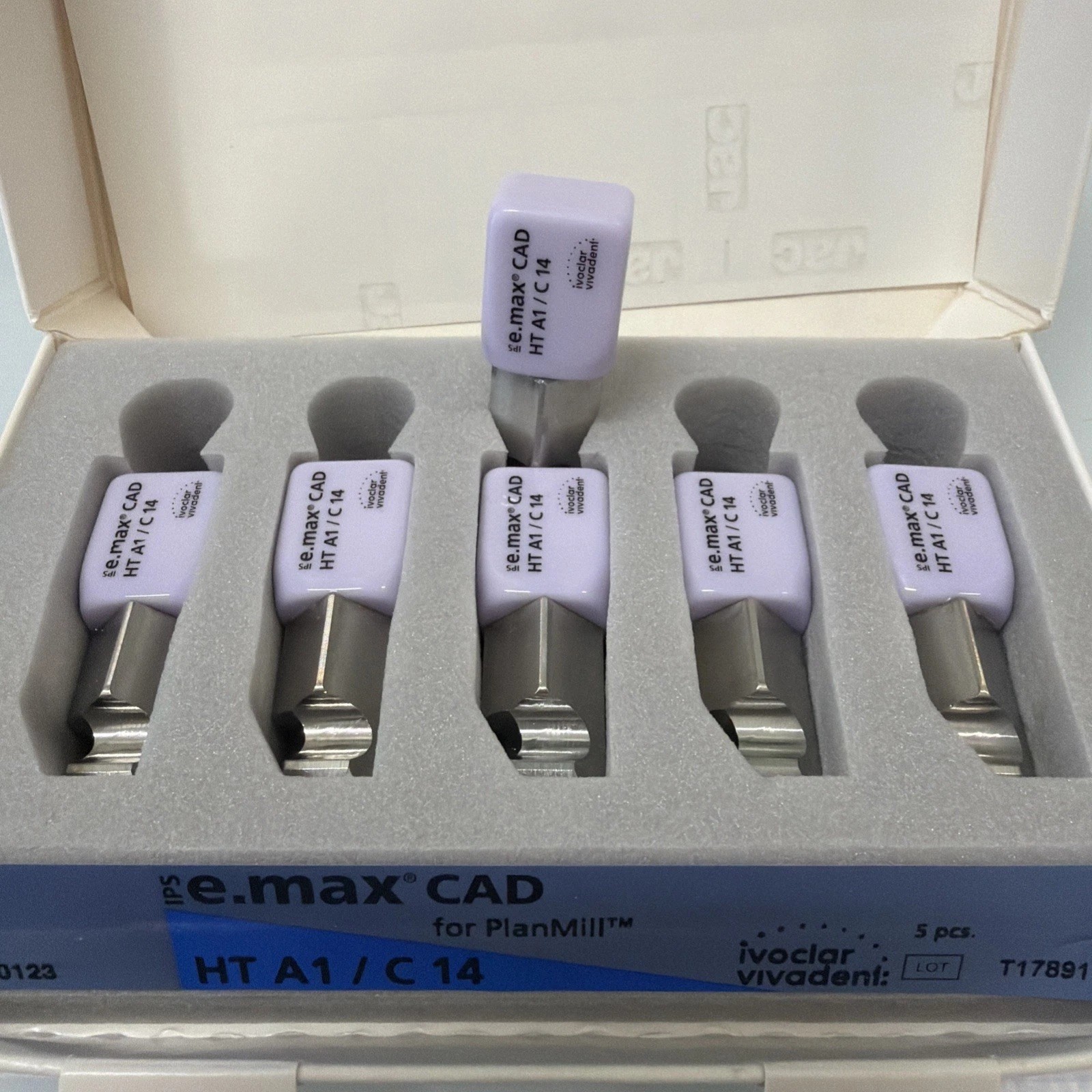 IPS e.max CAD HT C1 I12 Blocks for PlanMill – 4 Blocks