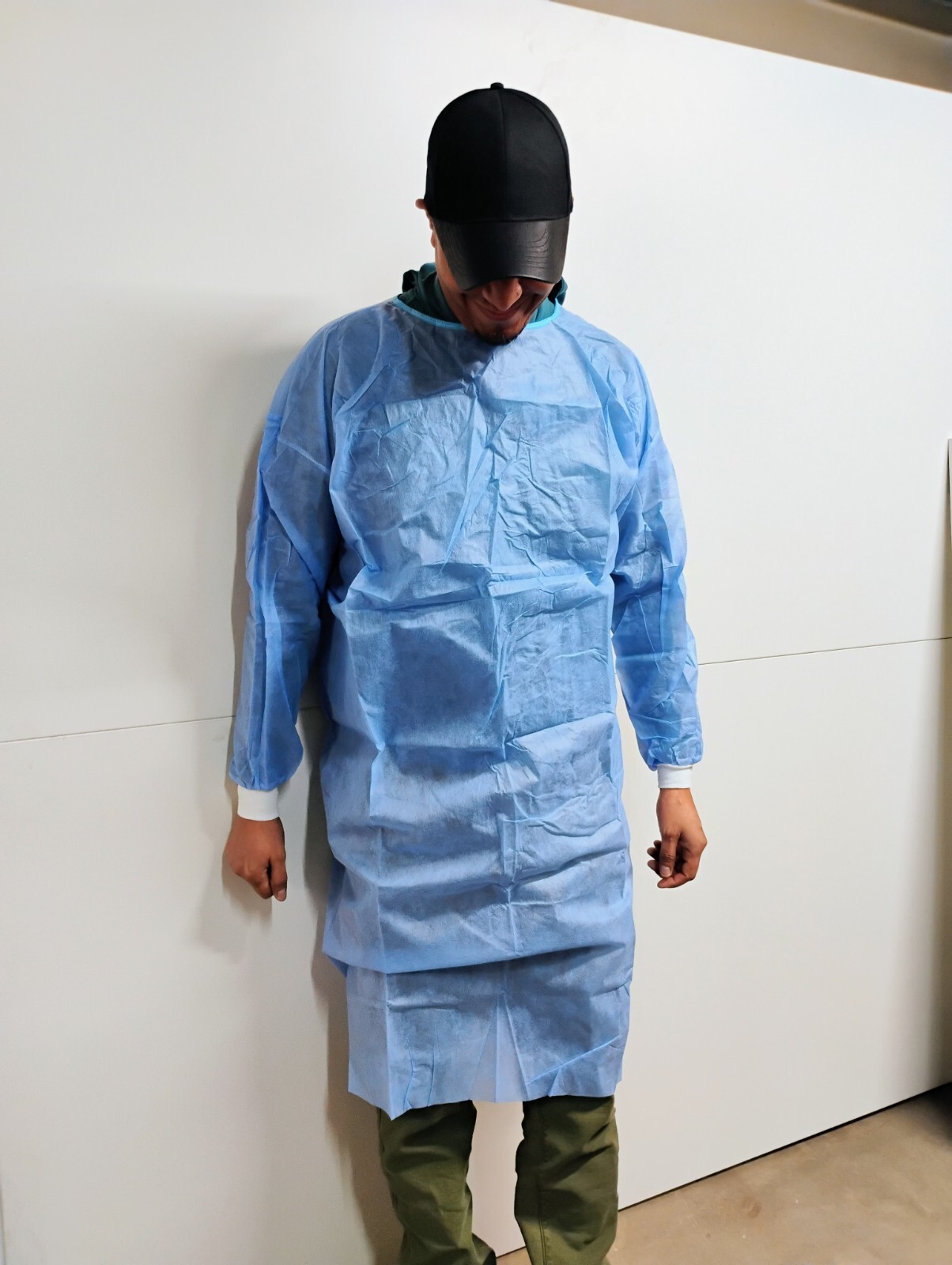 SMS Isolation Gown Knitted Cuff 45 GSM Individuall Bagged One Size 10/20/40 Lot