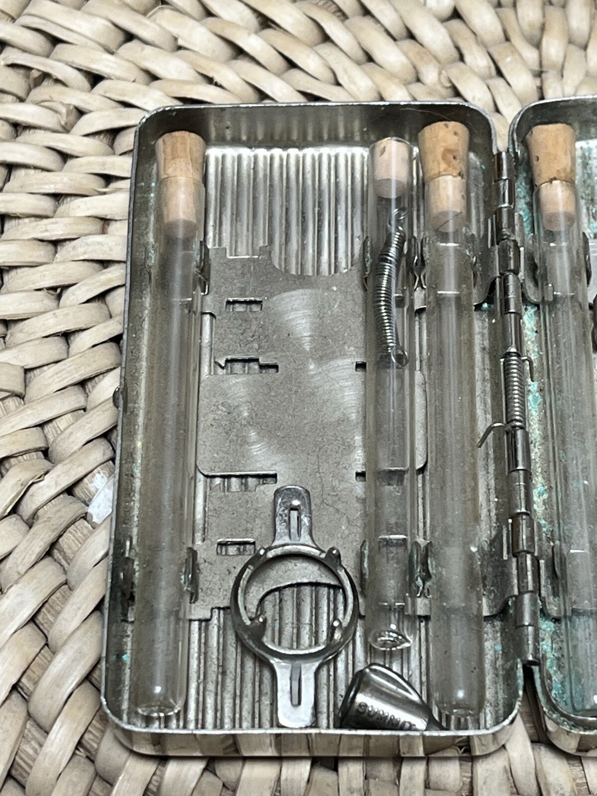 Vtg Becton Dickinson Hypodermic needle Silver / Nickel Case w/some needles Etc