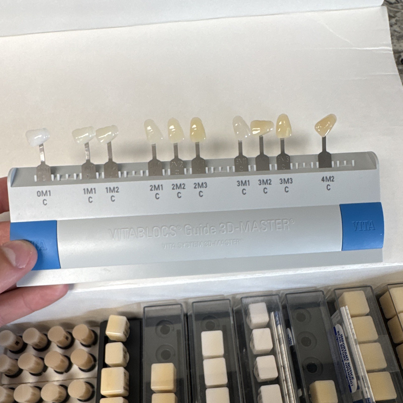 DenMat Lab Dental Lab CAD/CAM Blocks Kit, VITABLOCS 3D-MASTER Guide LT A2/C14