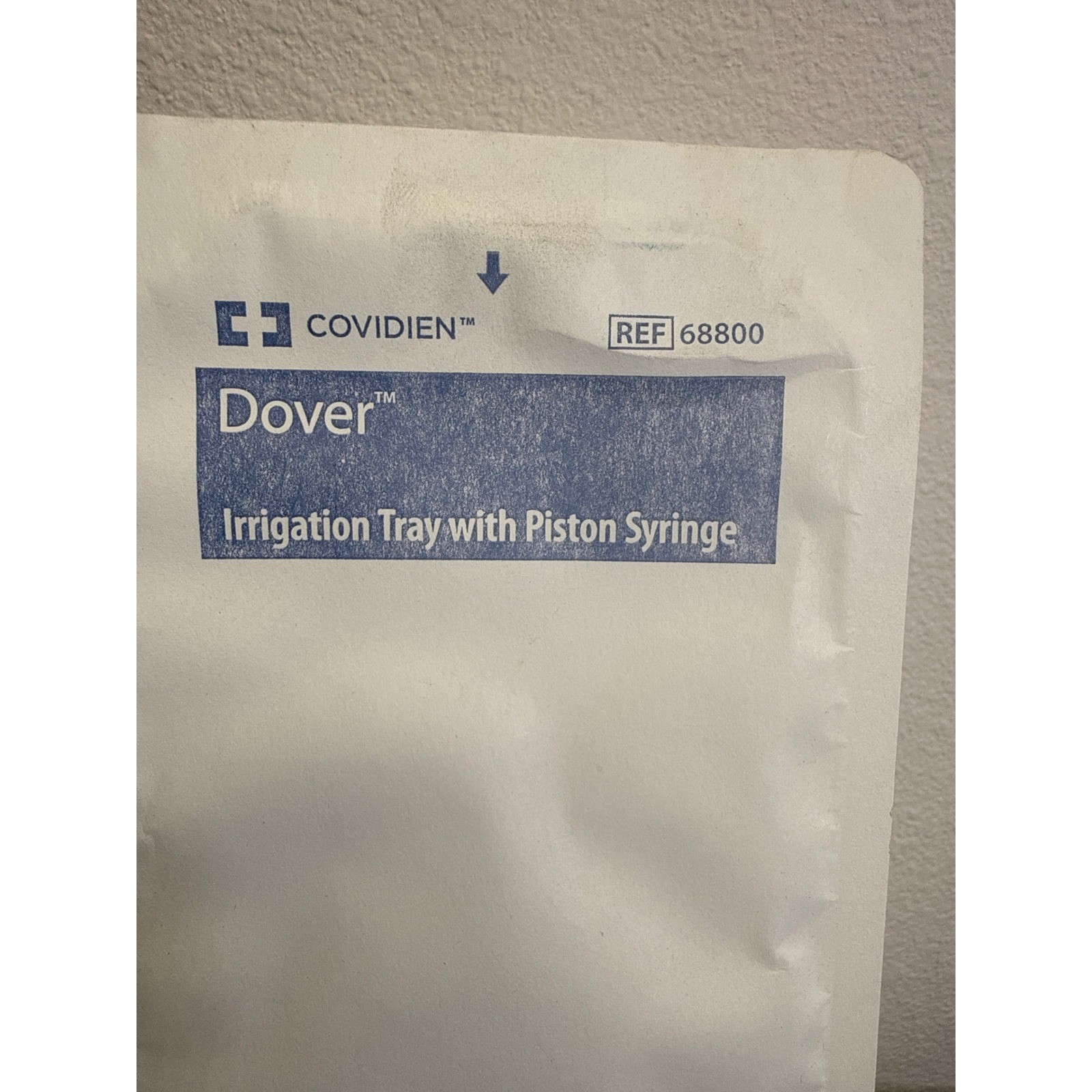 Covidien Dover Irrigation Tray with Piston Syringe 60mL Bulb 1200mL Basin 68800