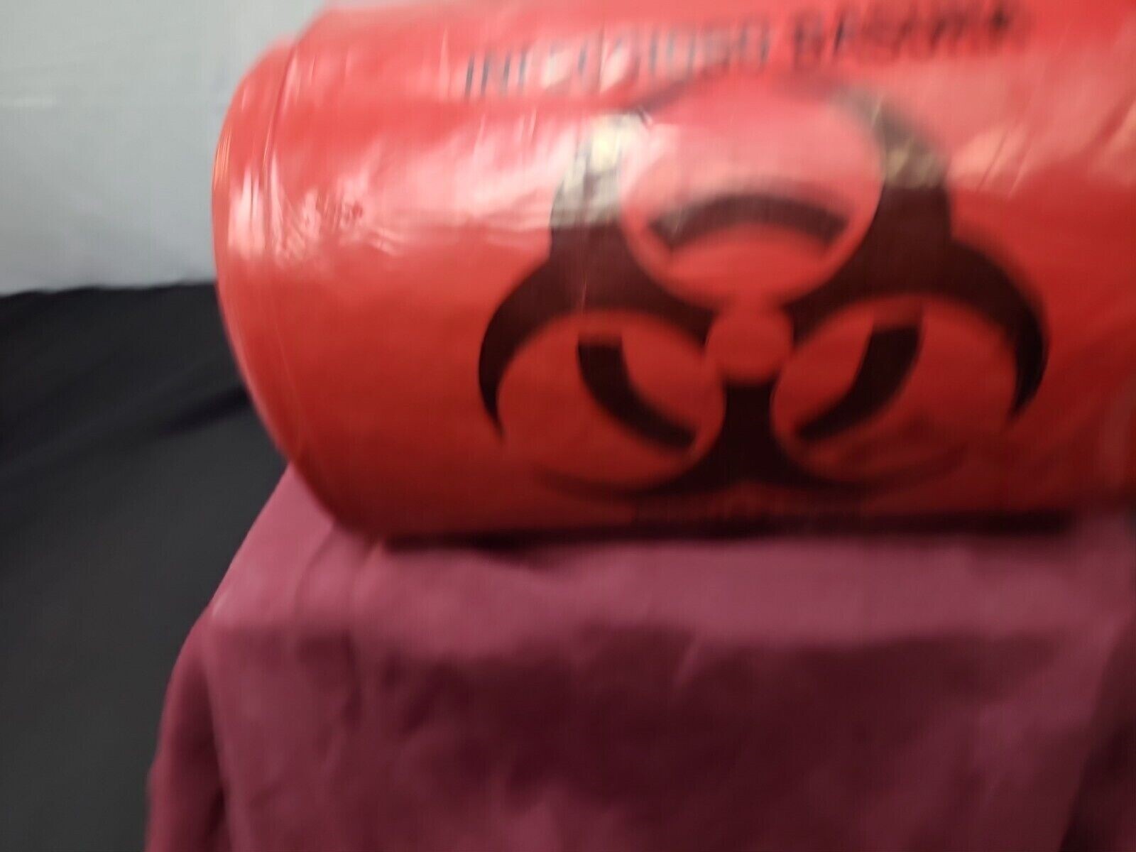 RED HAZARDOUS WASTE BAGS 40-45 Gal- 60CT Roll (PXR46) 40×46 1.7 MIL EXP 5/2061