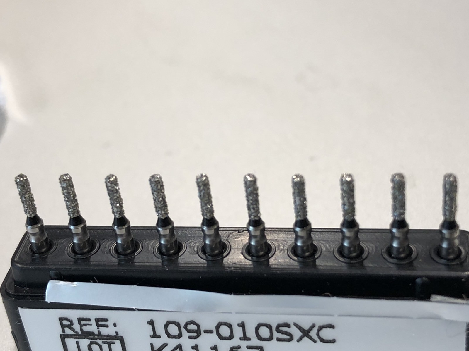 557 Short Shank Diamond Burs 100 X 835-109-010SXC 1.0 mmDiameter 16mm Total