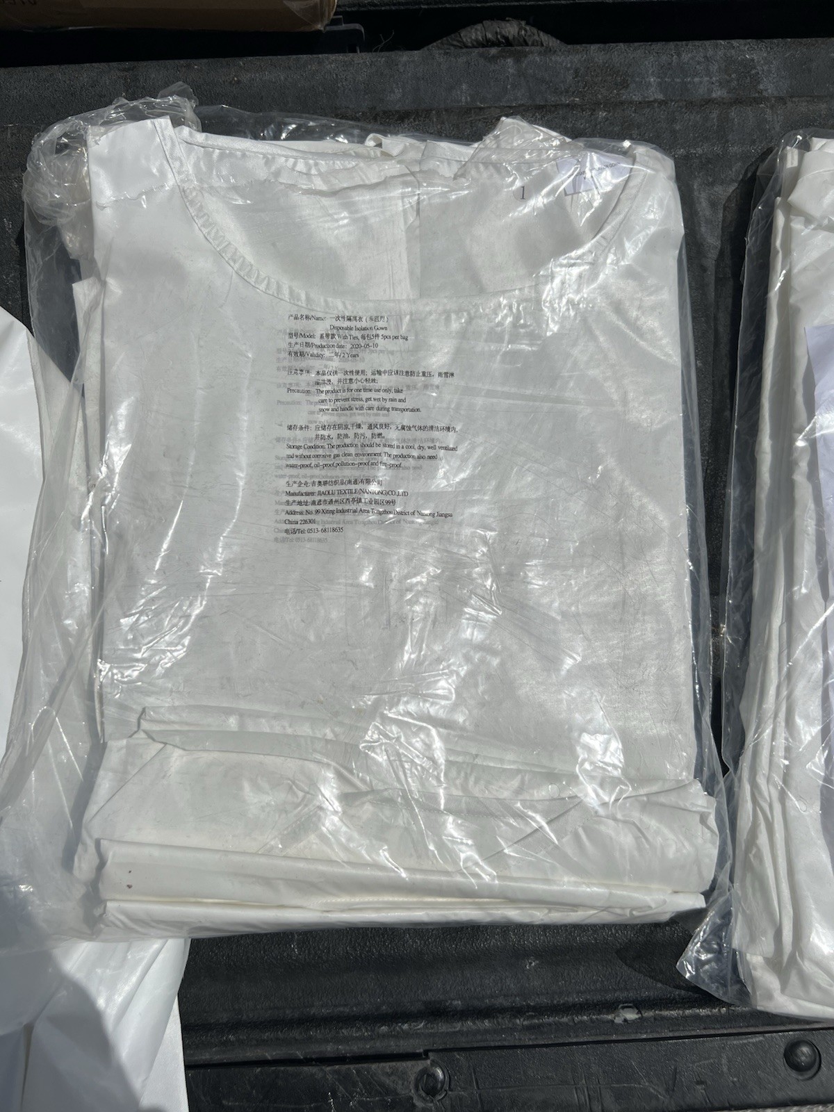 Disposable Isolation gown barrier Polypropylene one size fits all
