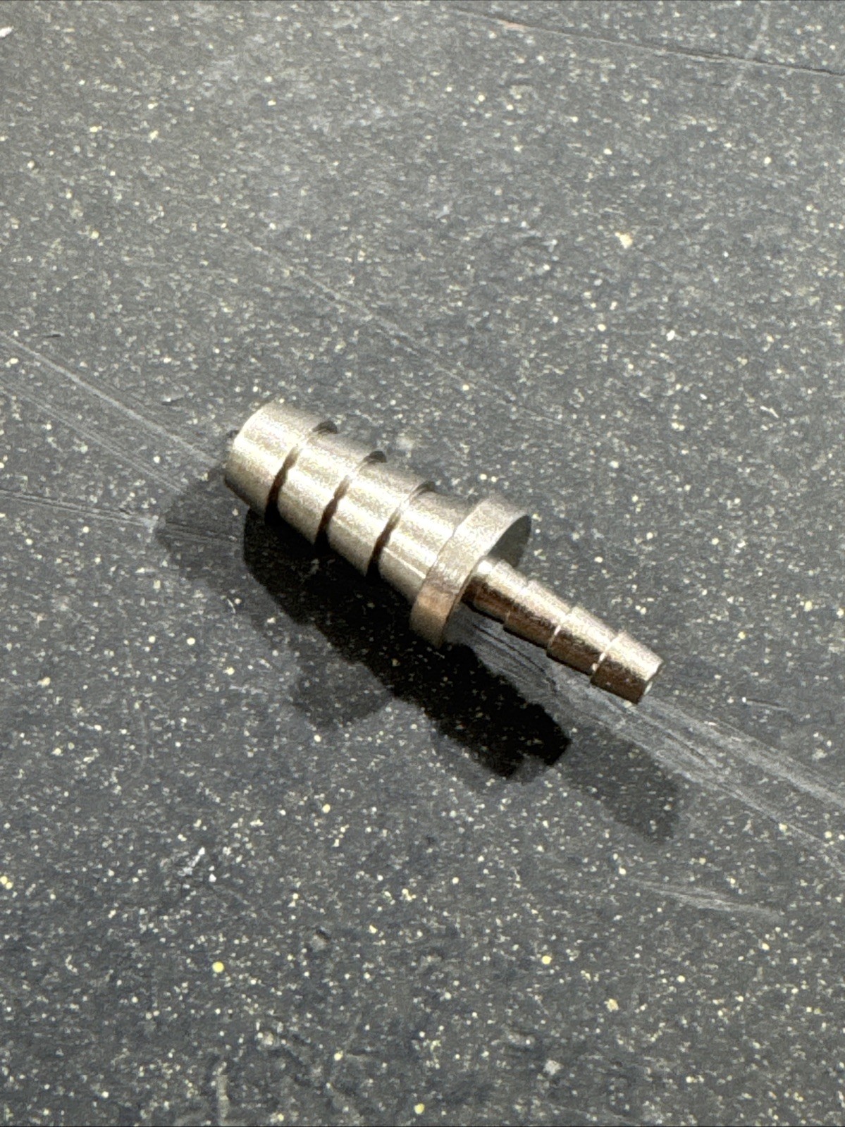DCI 0079 1/16″ x 1/8″ In-line Barb ; Pkg of 10