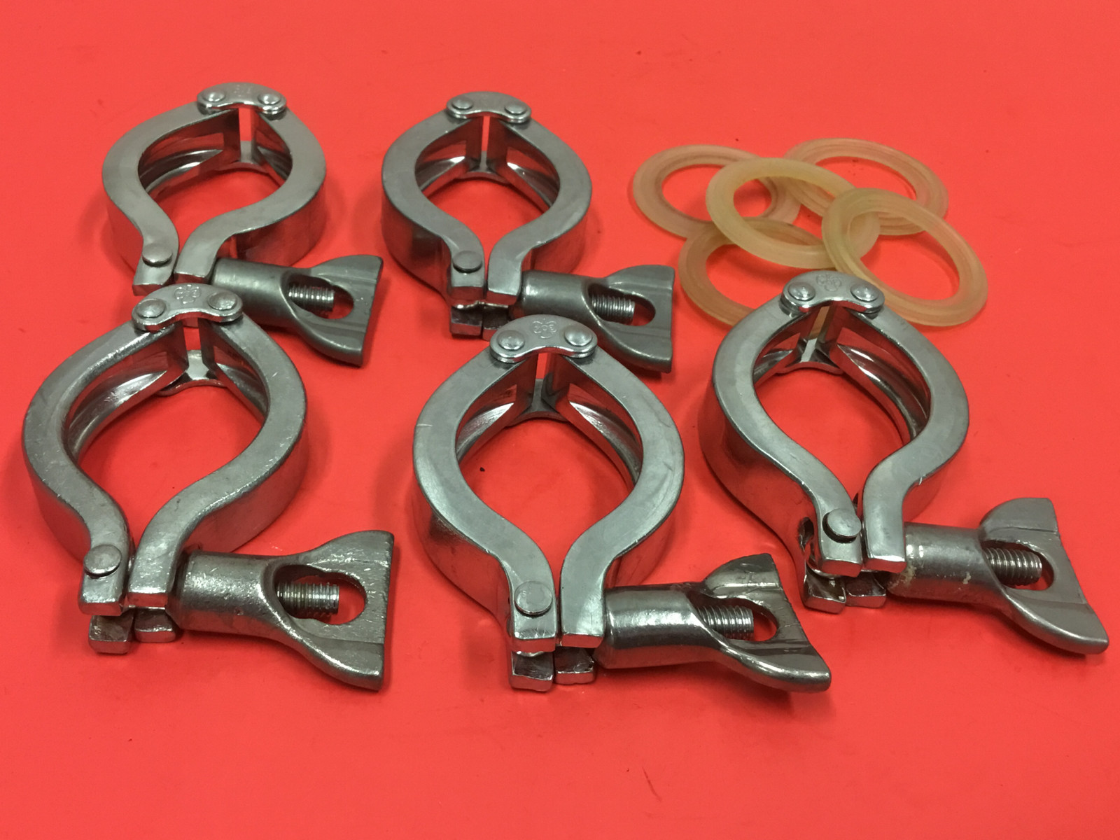 Tri-Clover – Sanitary Fitting Clamp – Five(5) – 1-1/2″ With Silicone Gaskets