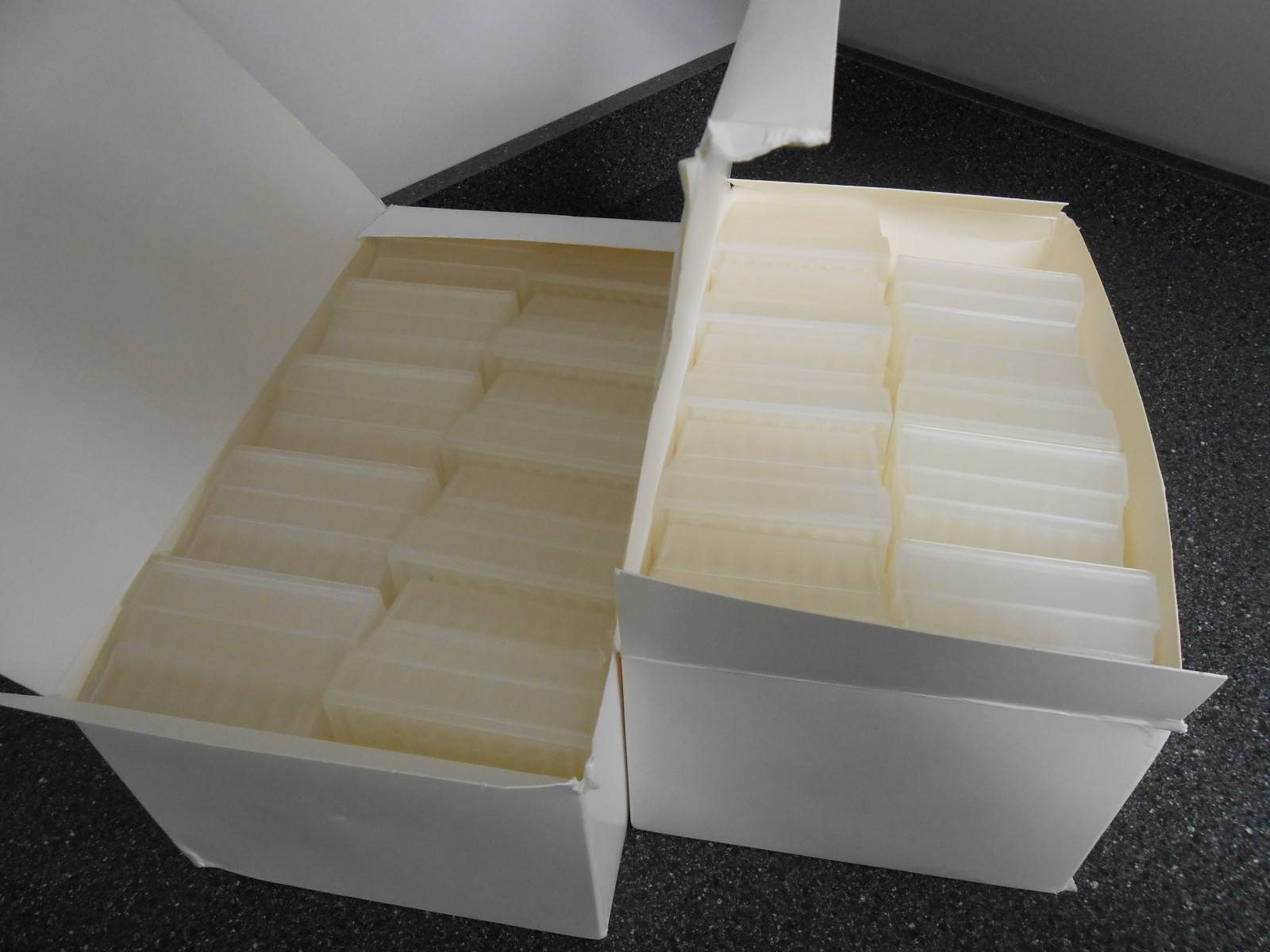 LOT OF 19 VWR #46300-730 PROPETTE STERILE 20ul 19/RKS x 96 TIPS/RK