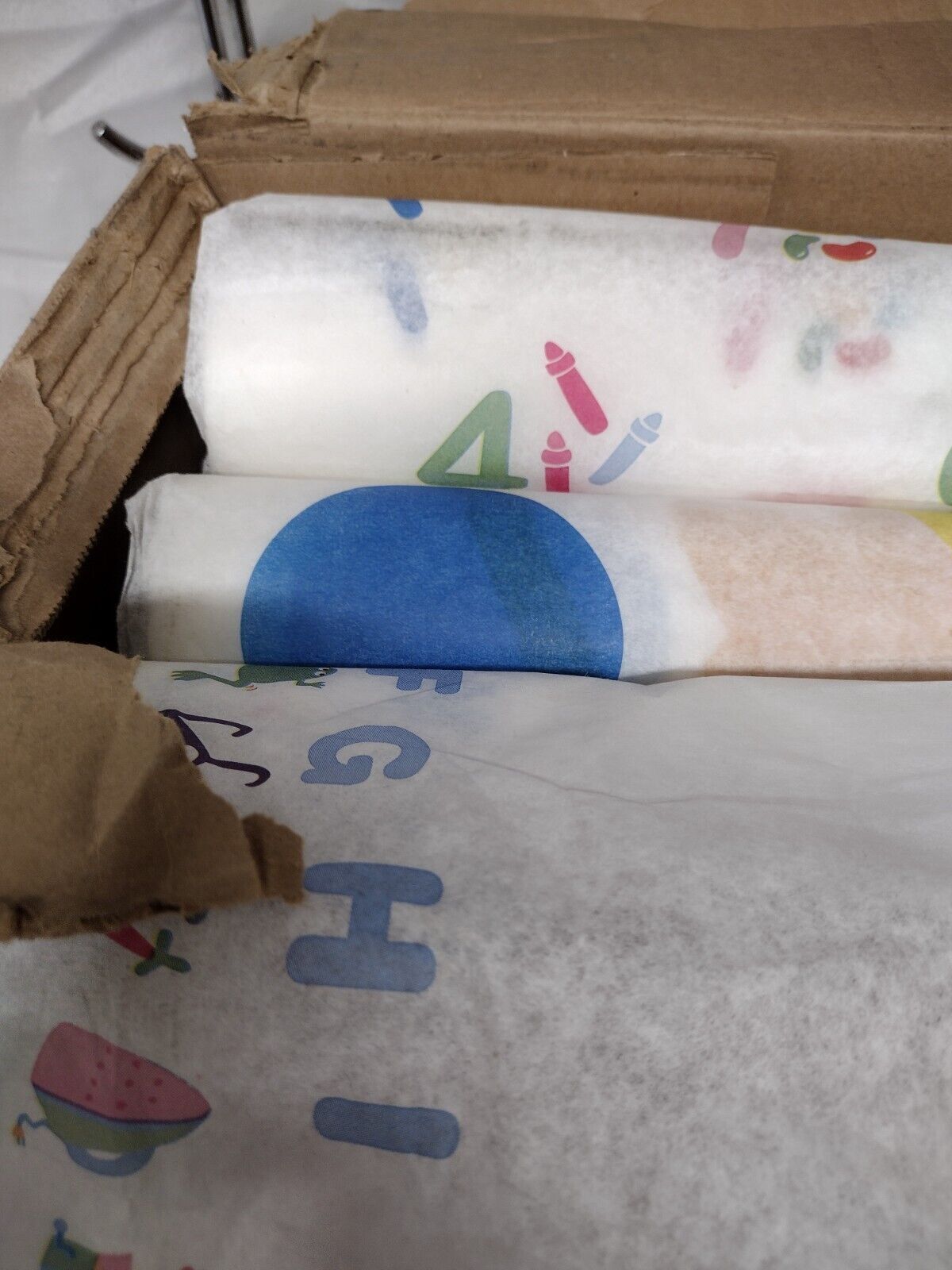Tidi/ 982118/ Pediatric/ Crepe Paper/ 18″W x 128’L / 12 Rolls
