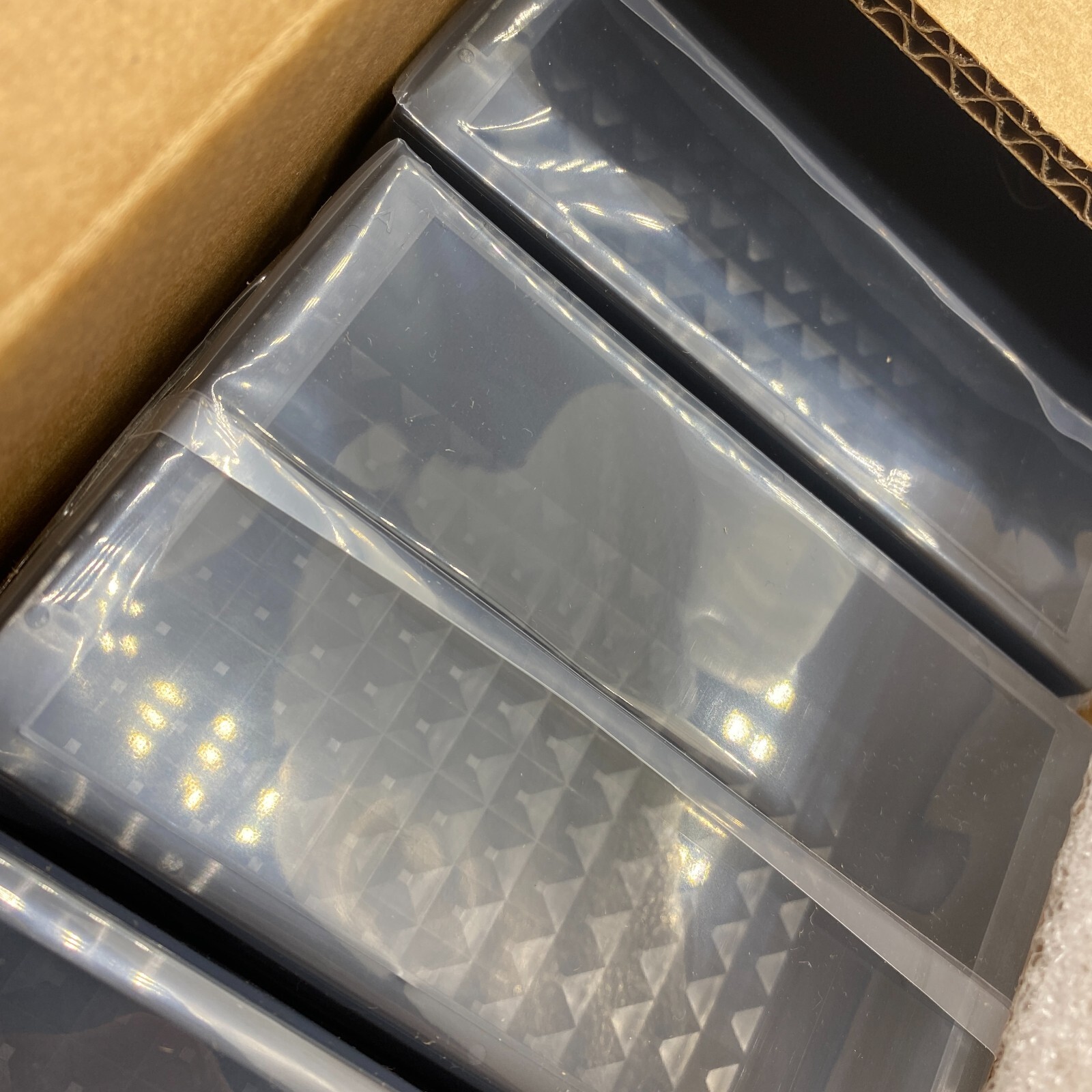 BOX OF 25 AGILENT TECHNOLOGIES 96 WELL PYRAMID PP BLACK RESERVOIR 201246-100 🎯