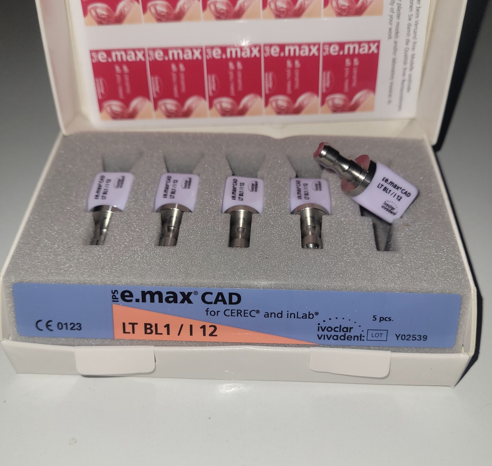 BL1 Lt, i-12, 5/Pack. IPS e.max CAD for CEREC, IN Lab.