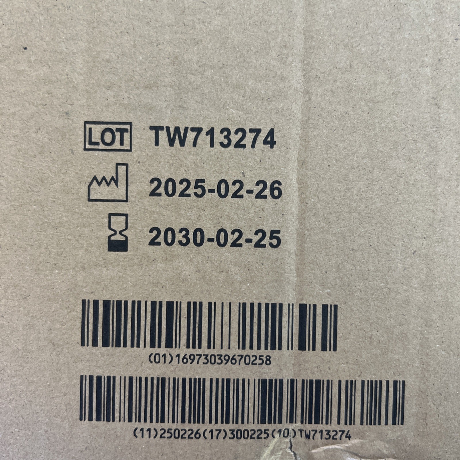 Case Of 100 ProCure Isolation Gown Blue. PC149 Non Sterile Exp. 2/2030 Universal