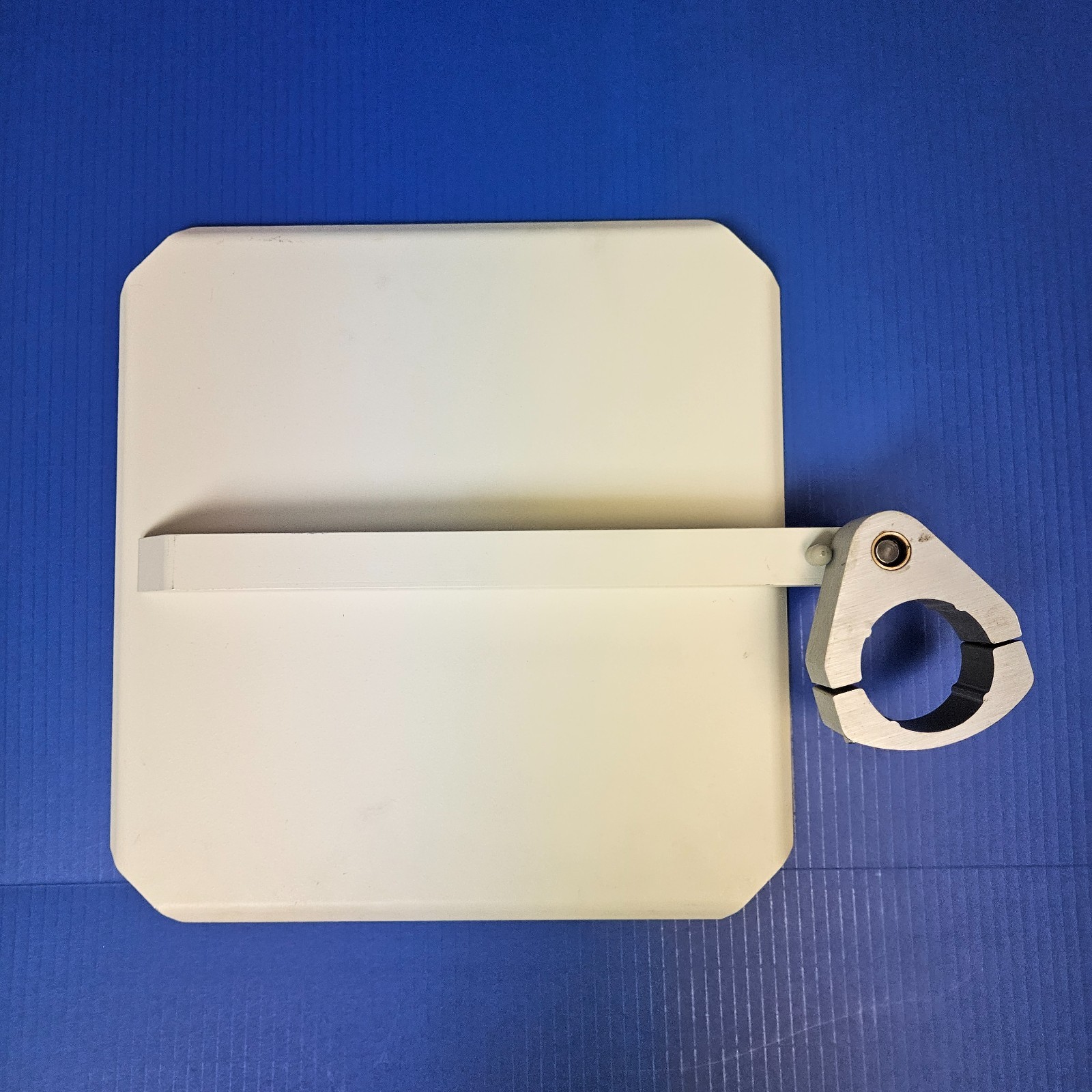 ARM TRAY WITH METAL POST MOUNT CLAMP