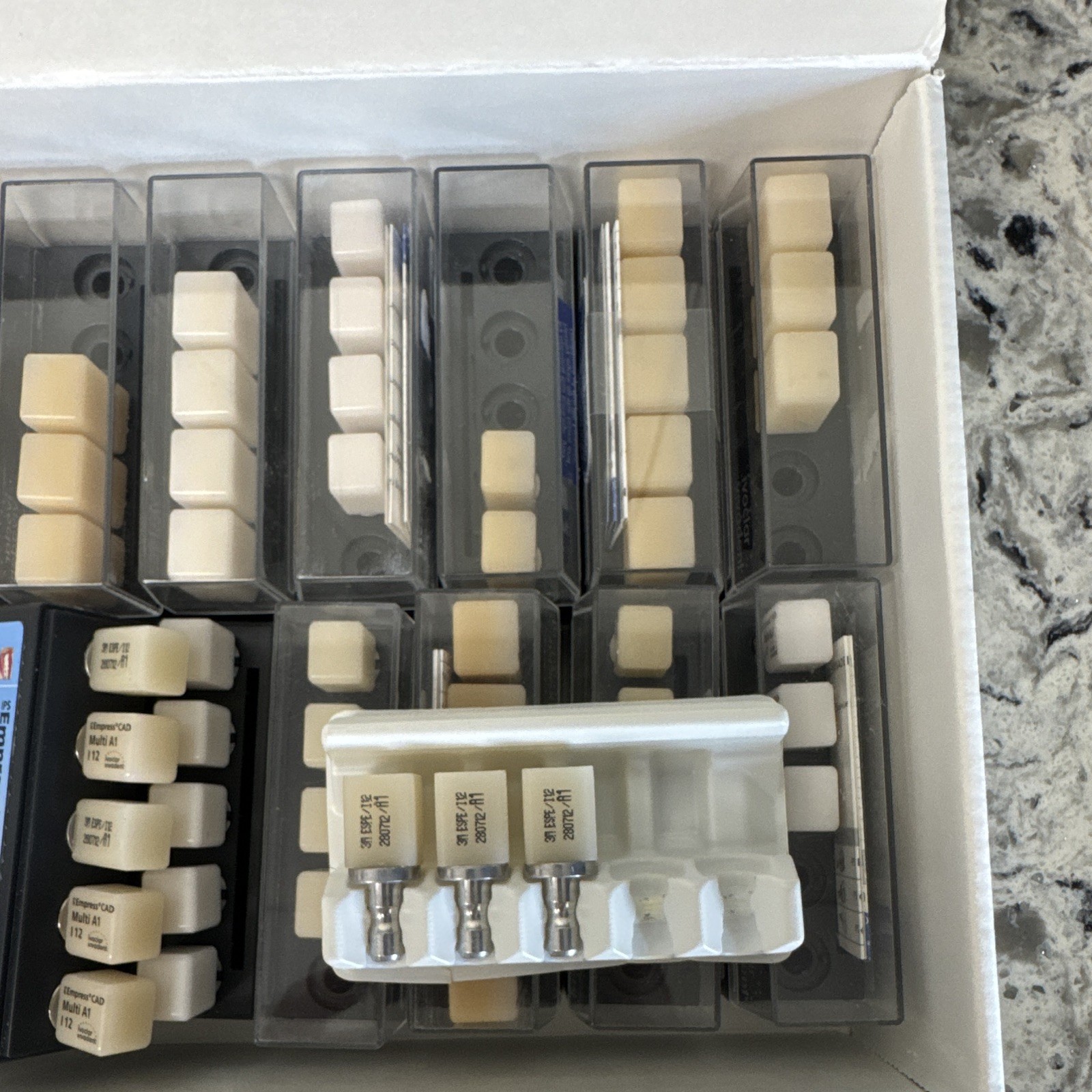 DenMat Lab Dental Lab CAD/CAM Blocks Kit, VITABLOCS 3D-MASTER Guide LT A2/C14