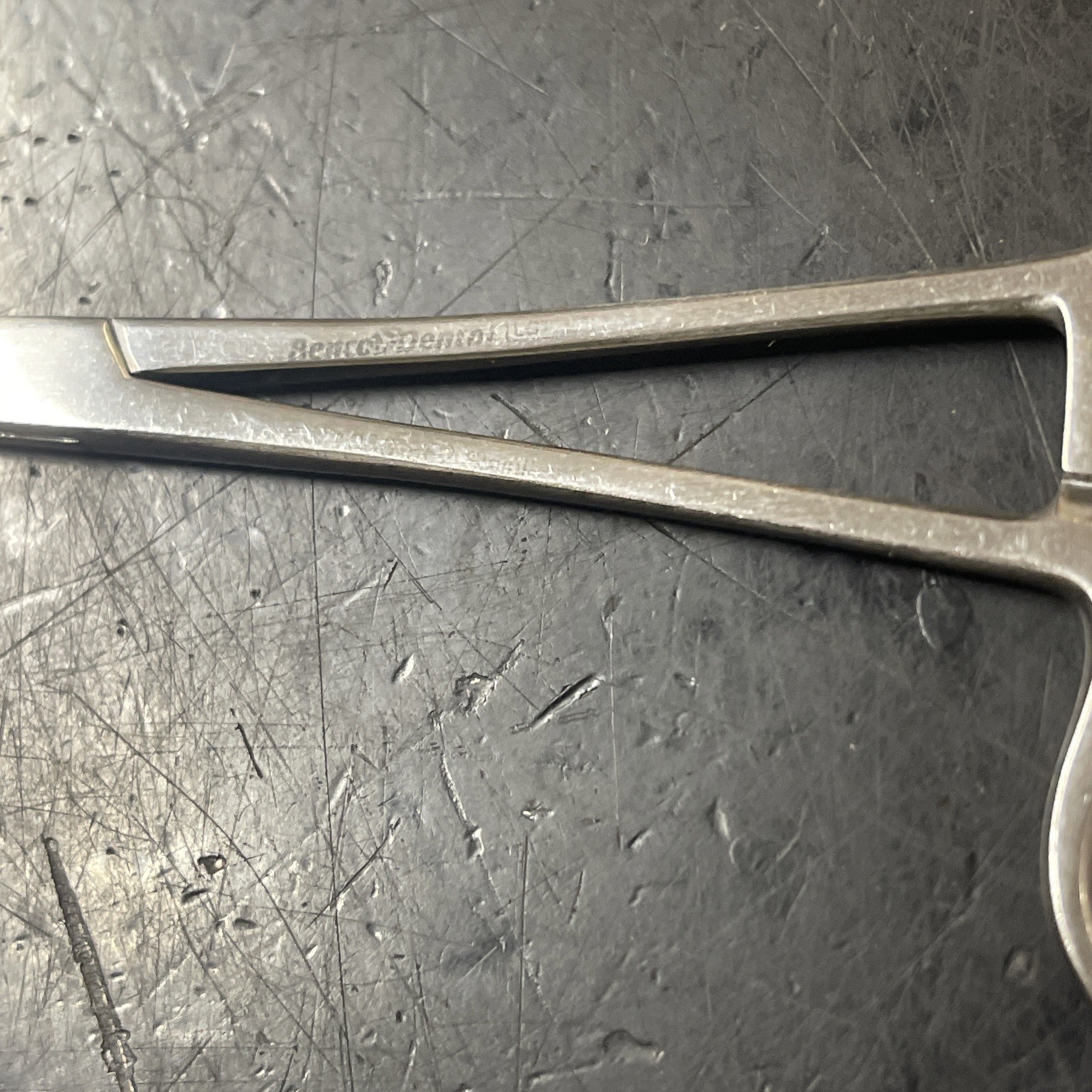 Benco 1036-862 Curved Hemostats Scissor