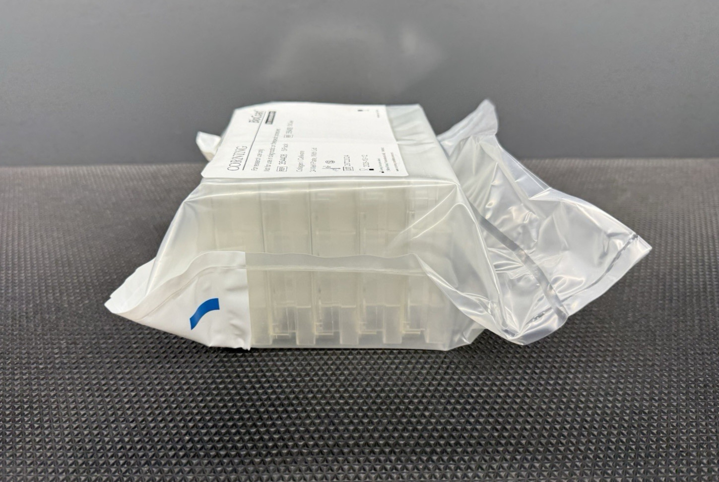 Corning BioCoat 356408 24 Well Plate w/Lid, 5 Per Pack/9 Packs, Exp. 2028-10-12