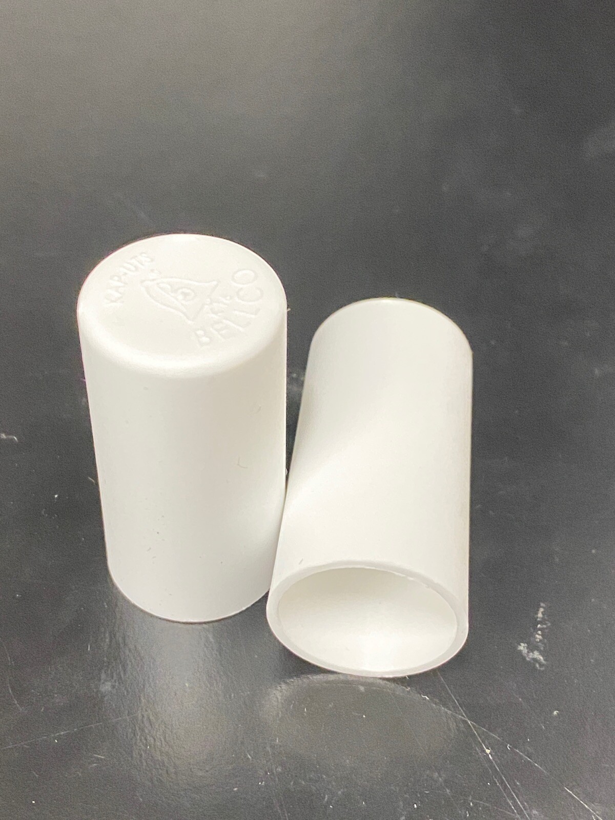 New (950) CAPLUGS Bellco KAP-UTS White 16mm Cap Closures 2007-16005